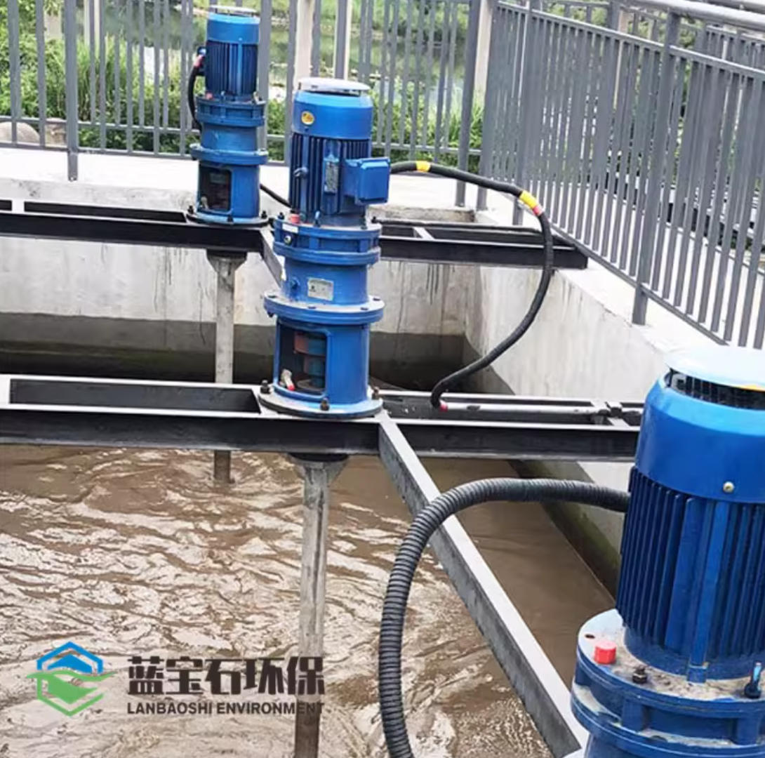 石家莊某公司采購南京藍(lán)寶石雙曲面攪拌機(jī) 深化污水成套設(shè)備合作